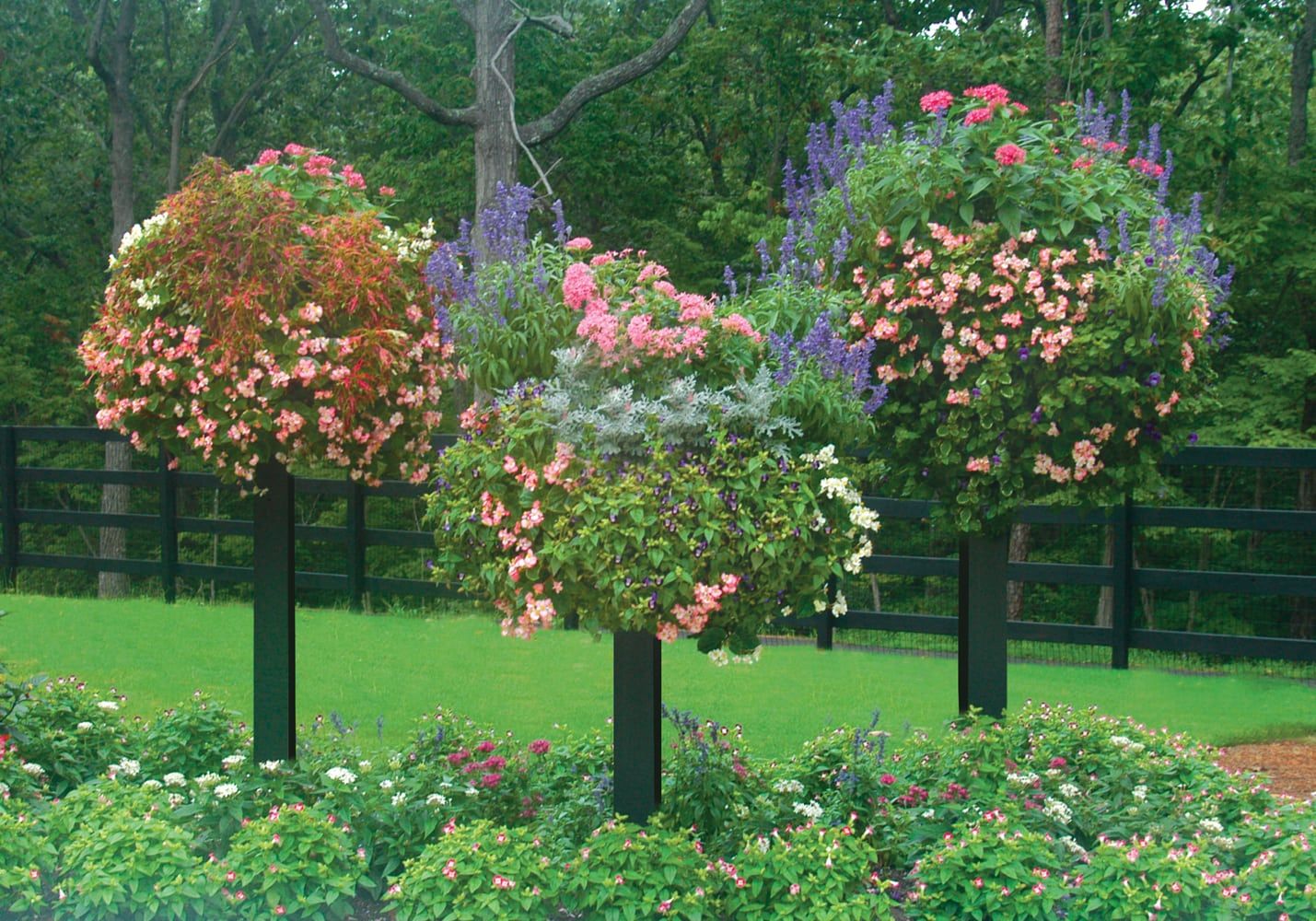 Baskets On Post Photos | Pamela Crawford for 9" Disk With Gripping Clips For Use With Pamela Crawford Baskets