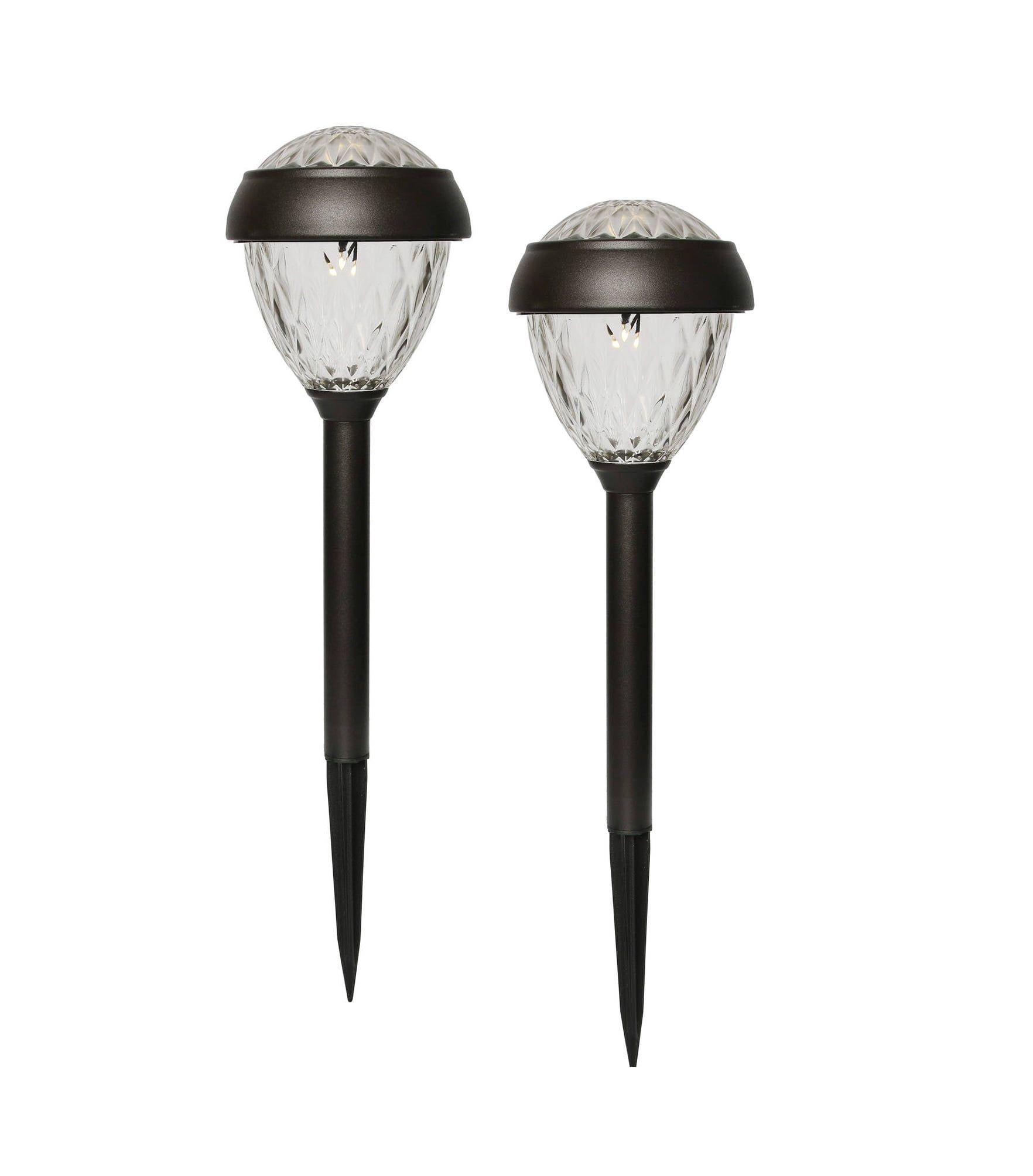 Solar vs Traditional Pathway Lighting A Detailed Comparison for Your Home