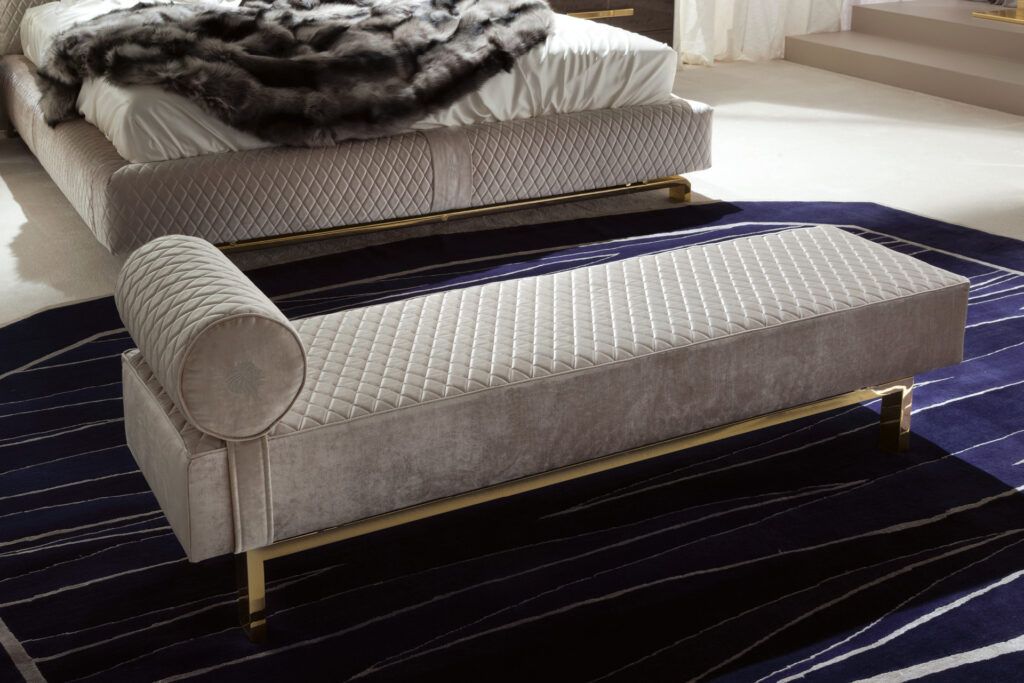 Infinity Bench - Giorgio Collection inside