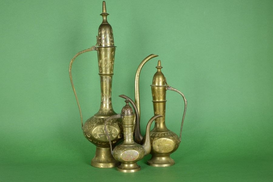 Oosterse Karaffen Van Koper - Set Van 3 - Bodour regarding A Deep Dive into the Aesthetics and Functionality of the Koper Coffee Table Set Black