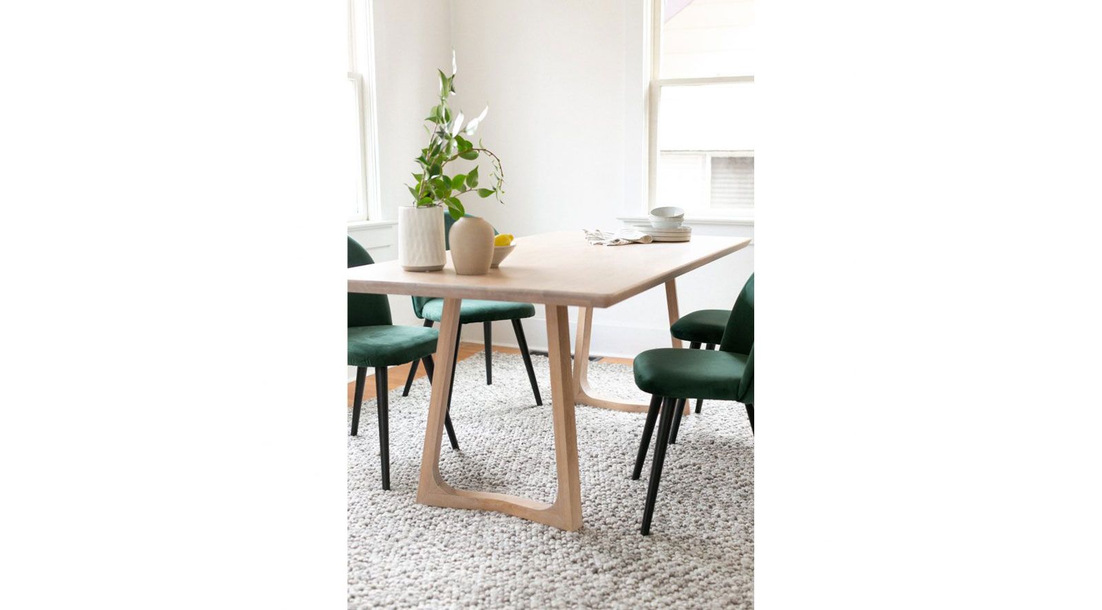 Choosing the Right Oak Dining Table How Silas Stands Out
