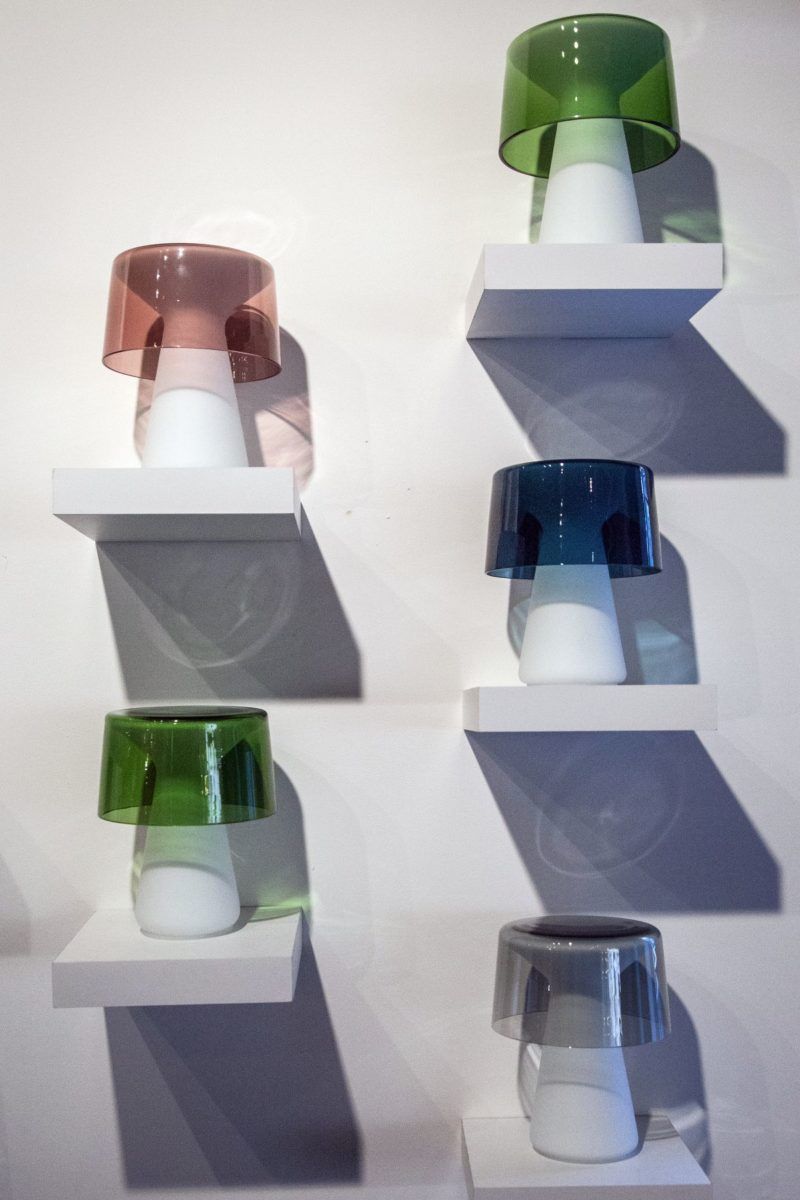 The Art of Transparency Exploring Acrylic in Modern Furniture