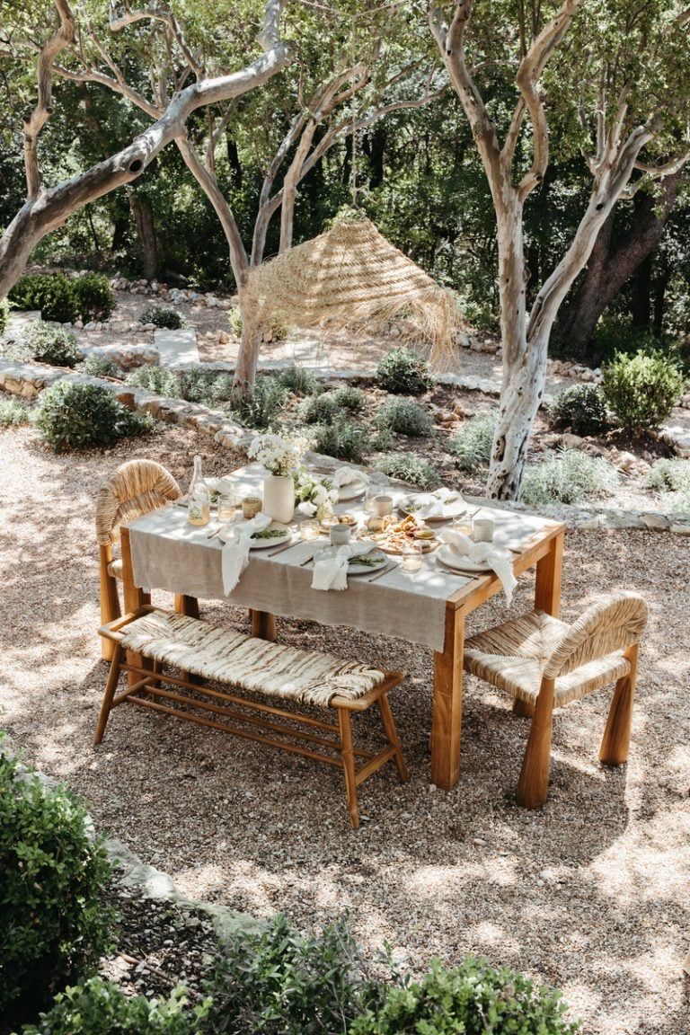 10 Outdoor Table Settings To Transform Your Al Fresco Dining in Tananger Table Set