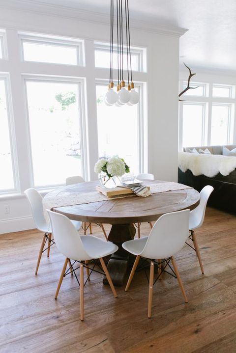25 Modern Round Dining Table Ideas | Homemydesign regarding Modern Dining Table Decor Inspiration