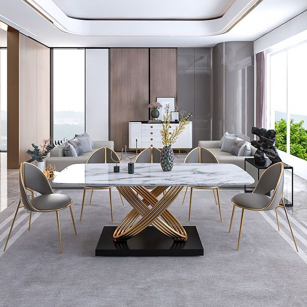 Mastering the balance between luxury and functionality in marble dining design