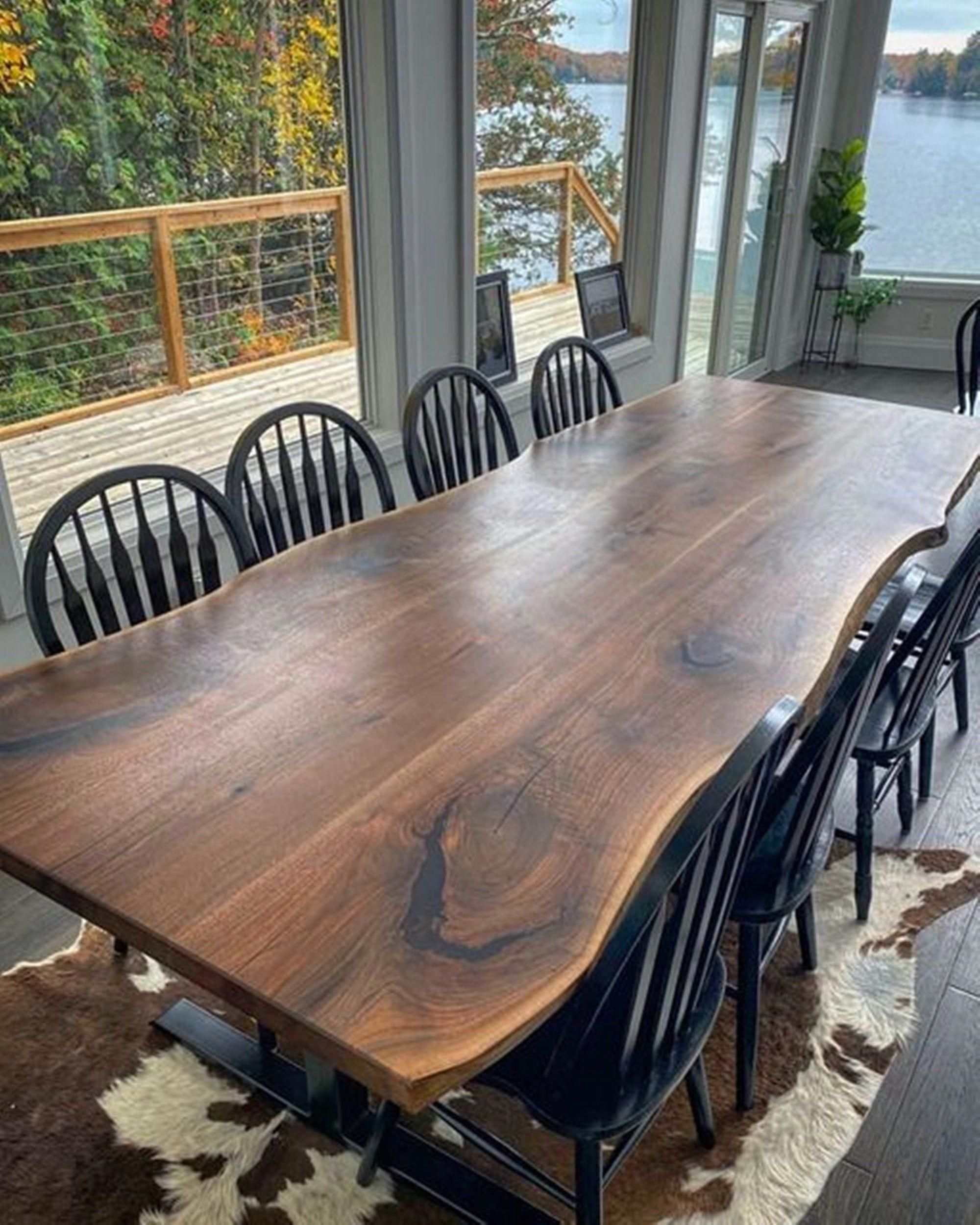 The Enduring Appeal of Black Walnut Solid Wood Dining Tables