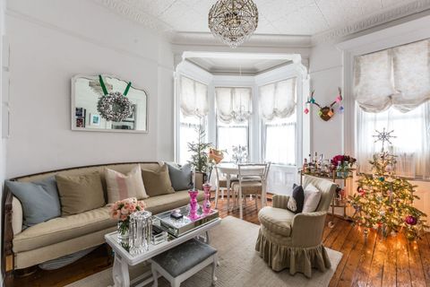 20 Cozy Nyc Living Spaces To Inspire (And Distract) You - Curbed Ny for Brooklyn Park Slope Cozy Studio Tour