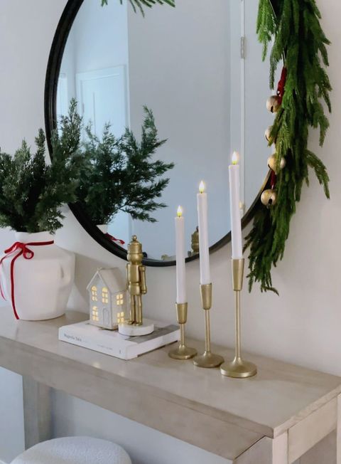 30 Cozy Small Apartment Christmas Decor Ideas You’ll Love ... in Coziest Small Apartment Holiday