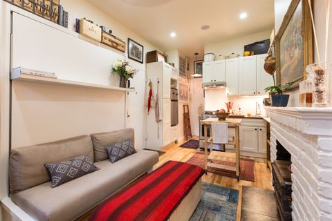 Couple Turns A 22 Sqm New York Apartment Into A Cozy Home for Small Apartment Real Homes Tour