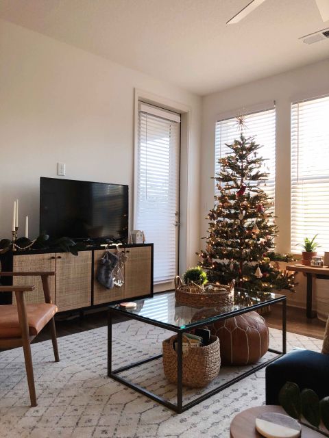 How To Decorate A Small Apartment For Christmas At Alonzo Christensen Blog for Small Apartment Holiday Decor Tour