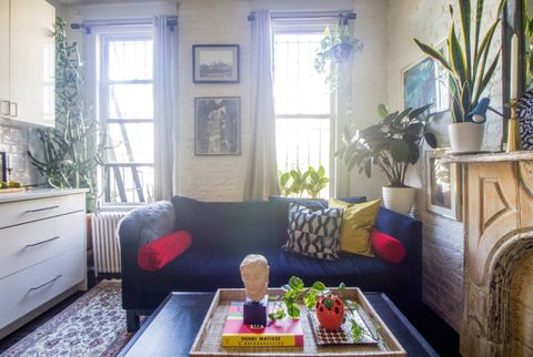 My Houzz: Chic Updates To A 350-Square-Foot Nyc Apartment with 350 Square Feet Holiday Cheer Apartment Tour