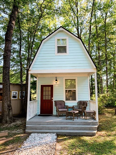 Tiny House Tour: Cozy Getaway Outside Of Charleston, Sc – Must Love ... throughout Custom Tiny Home Cozy Tour