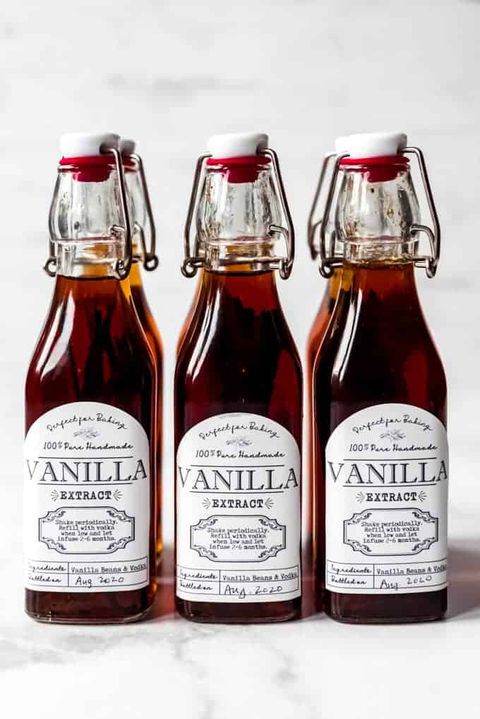 Vanilla Extract Bottle with Vanilla Extract Bottle Cap Hack